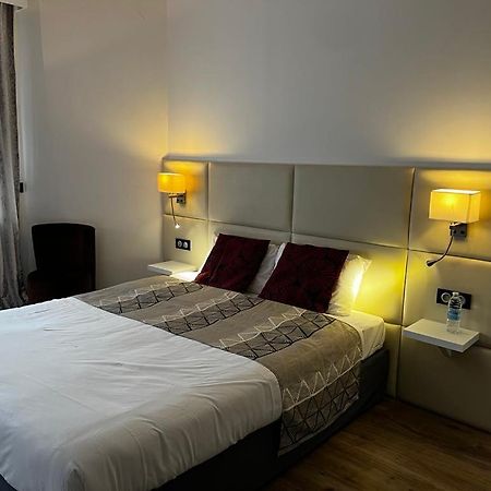 Hotel De La Paix Bapaume Eksteriør bilde